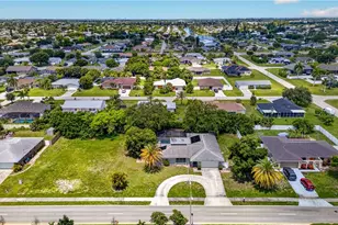 1634 Country Club Blvd, Cape Coral, FL 33990 - Photo 35