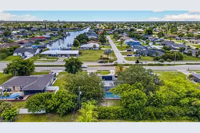1634 Country Club Blvd, Cape Coral, FL 33990 - Photo 41