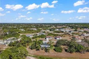 3008 Redwood Ln, Labelle, FL 33935 - Photo 11