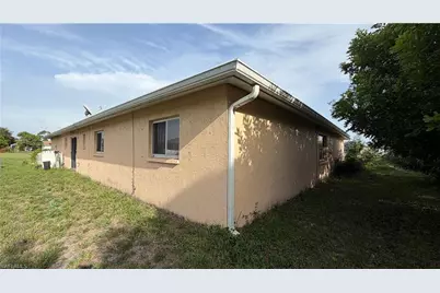 2815 NW 26th Ter, Cape Coral, FL 33993 - Photo 3