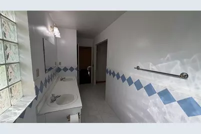 2815 NW 26th Ter, Cape Coral, FL 33993 - Photo 25