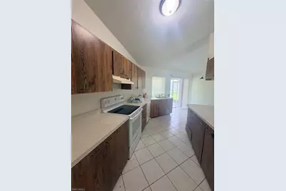 3709 SW 1st Pl, Cape Coral, FL 33914 - Photo 3