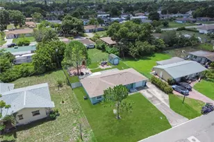 2202 Parkview Dr, Fort Myers, FL 33905 - Photo 13
