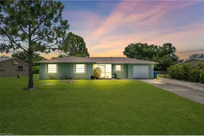 2202 Parkview Dr, Fort Myers, FL 33905 - Photo 1