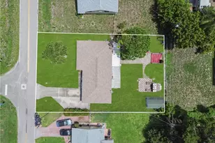 2202 Parkview Dr, Fort Myers, FL 33905 - Photo 17