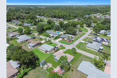 2202 Parkview Dr, Fort Myers, FL 33905 - Photo 19