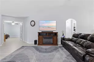 404 Parkdale Blvd, Lehigh Acres, FL 33974 - Photo 19