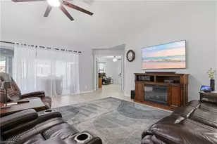 404 Parkdale Blvd, Lehigh Acres, FL 33974 - Photo 15