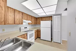 8474 Charter Club Cir, Fort Myers, FL 33919 - Photo 13