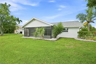 903 SE 20th Ct, Cape Coral, FL 33990 - Photo 7