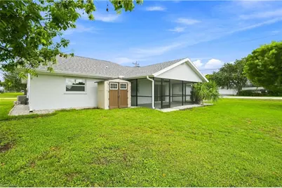 903 SE 20th Ct, Cape Coral, FL 33990 - Photo 11