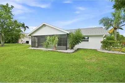 903 SE 20th Ct, Cape Coral, FL 33990 - Photo 7