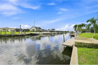 903 SE 20th Ct, Cape Coral, FL 33990 - Photo 9