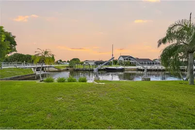 903 SE 20th Ct, Cape Coral, FL 33990 - Photo 3