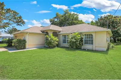1015 SE 4th Pl, Cape Coral, FL 33990 - Photo 1
