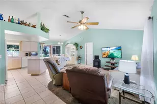 1015 SE 4th Pl, Cape Coral, FL 33990 - Photo 7