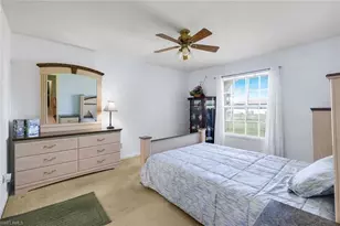 1015 SE 4th Pl, Cape Coral, FL 33990 - Photo 15