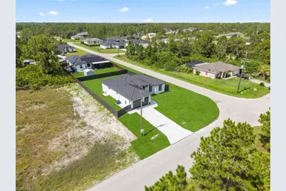 2911 38th St W, Lehigh Acres, FL 33971 - Photo 3