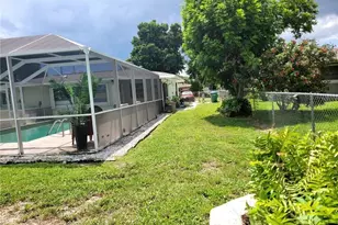 2705 SE 17th Ave, Cape Coral, FL 33904 - Photo 5
