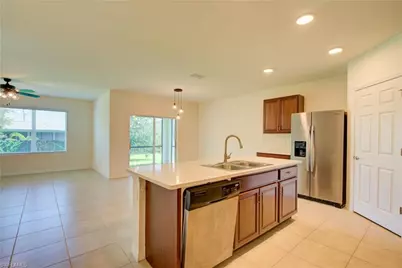 919 NE 11th St, Cape Coral, FL 33909 - Photo 5