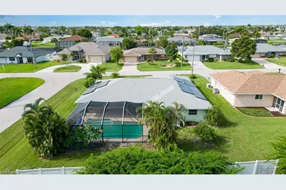 1725 SE 11th Ter, Cape Coral, FL 33990 - Photo 3