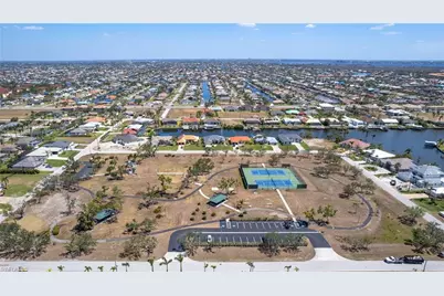 1424 SW 49th St, Cape Coral, FL 33914 - Photo 35