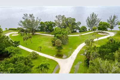 5524 Sir Walter Way, North Fort Myers, FL 33917 - Photo 17