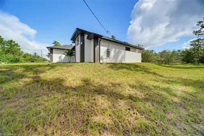1318 Roosevelt Ave, Lehigh Acres, FL 33972 - Photo 17
