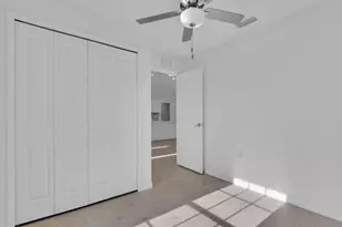 918 NE 12th St, Cape Coral, FL 33909 - Photo 11