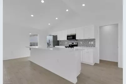 918 NE 12th St, Cape Coral, FL 33909 - Photo 3