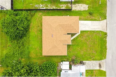 2909 38th St SW, Lehigh Acres, FL 33976 - Photo 7