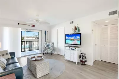 16881 Davis Rd #624, Fort Myers, FL 33908 - Photo 5