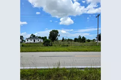 922 Columbus Blvd, Lehigh Acres, FL 33974 - Photo 1
