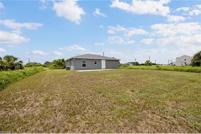 3061 Adcock Dr, Labelle, FL 33935 - Photo 19