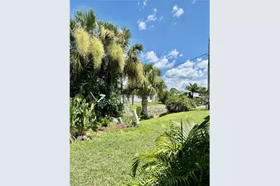 518 Pine Tree Ct, North Fort Myers, FL 33917 - Photo 3