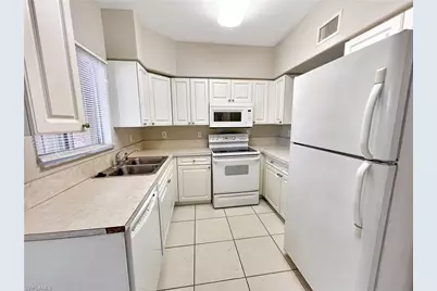 4172 Castilla Cir #105, Fort Myers, FL 33916 - Photo 7