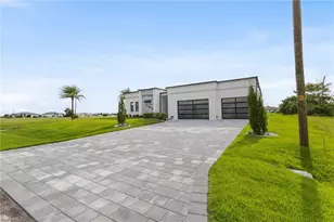 806 NW 33rd Ave, Cape Coral, FL 33993 - Photo 3