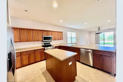 12074 Country Day Cir, Fort Myers, FL 33913 - Photo 5