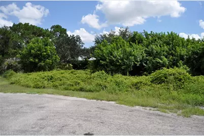 1109 Bard Ct, Fort Myers, FL 33913 - Photo 3