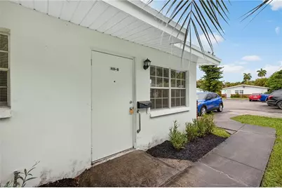 825 Courtington Ln #2, Fort Myers, FL 33919 - Photo 3