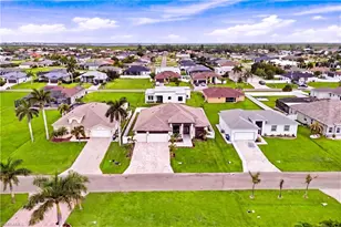 114 SW 36th Pl, Cape Coral, FL 33991 - Photo 5
