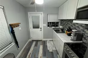 2060 Bayside Pkwy, Fort Myers, FL 33901 - Photo 13