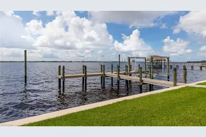 15475 Admiralty Cir, North Fort Myers, FL 33917 - Photo 3