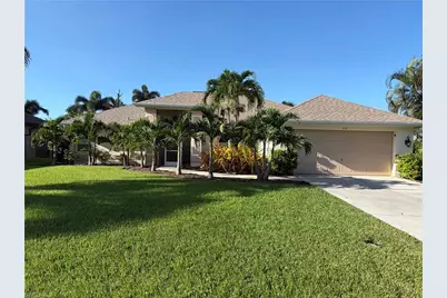 618 SE 18th St, Cape Coral, FL 33990 - Photo 1