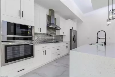 1430 NE 6th Pl, Cape Coral, FL 33909 - Photo 11