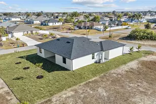 1430 NE 6th Pl, Cape Coral, FL 33909 - Photo 27