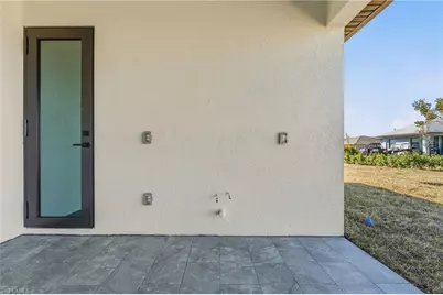 1430 NE 6th Pl, Cape Coral, FL 33909 - Photo 25