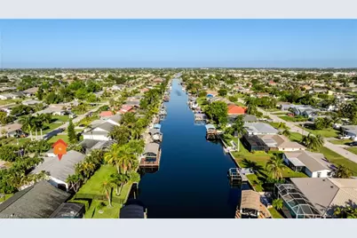 2015 SE 13th St, Cape Coral, FL 33990 - Photo 17