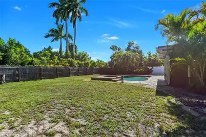 2413 Dover Ave, Fort Myers, FL 33907 - Photo 27
