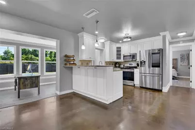 2413 Dover Ave, Fort Myers, FL 33907 - Photo 5